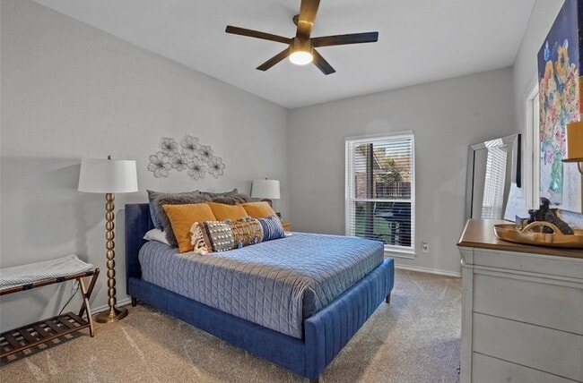 Building Photo - 4301 Bellaire Dr S