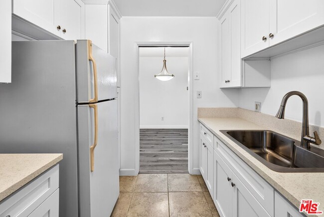 Building Photo - 630 Orlando Ave