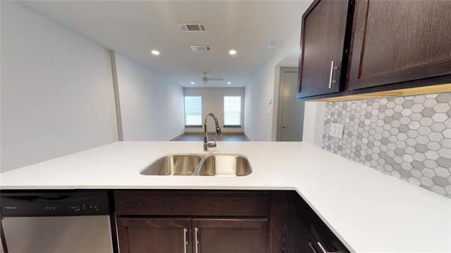 Building Photo - 6304 Prospect Ave