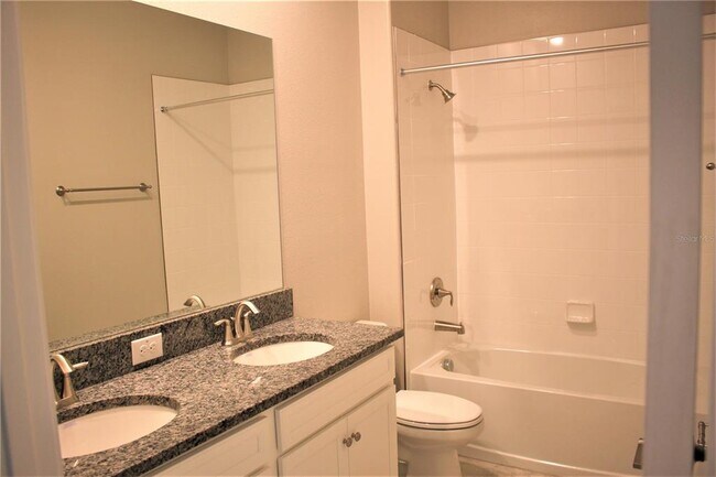 Building Photo - 9077 Shadyside Ln