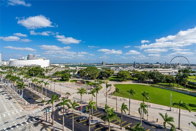 Building Photo - 253 NE 2nd St