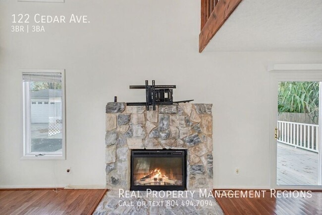 Building Photo - 122 Cedar Ave