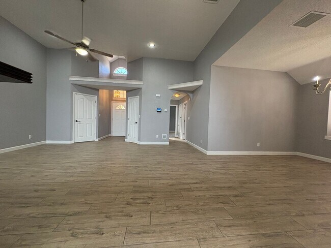 Building Photo - Home for Rent in Horizon by the Golf Course