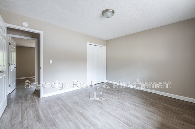 Building Photo - 467 Southern Way