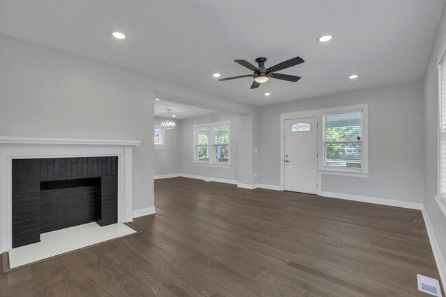 Building Photo - 1745 Sullivant Ave