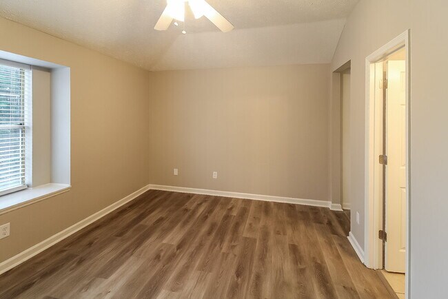 Building Photo - 1970 Corners Cir