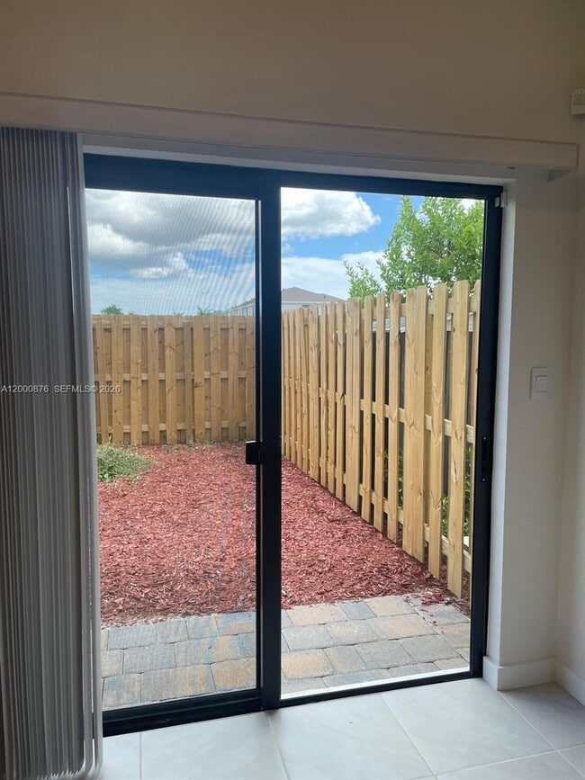 Building Photo - 1386 NE 3rd Ave