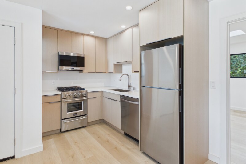 Building Photo - 2282 Whitney Ave