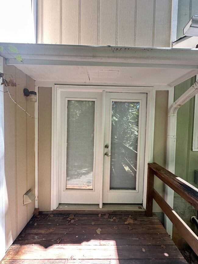 Building Photo - Briarwood West!!!  1/2 OFF FIRST MONTH REN...