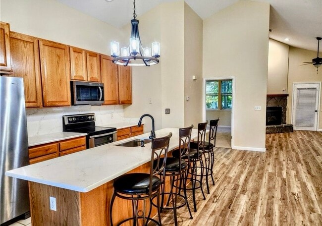 Building Photo - 207 Weiskopf Way