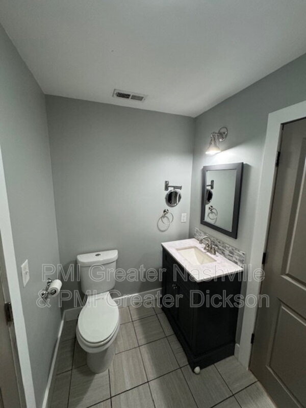 Building Photo - 1711 Golf St