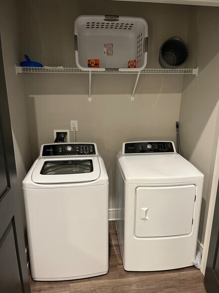 Building Photo - 3700 Ingleside Blvd