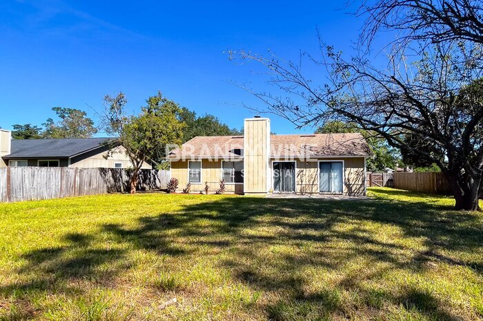 Building Photo - 8592 Bandera Cir W