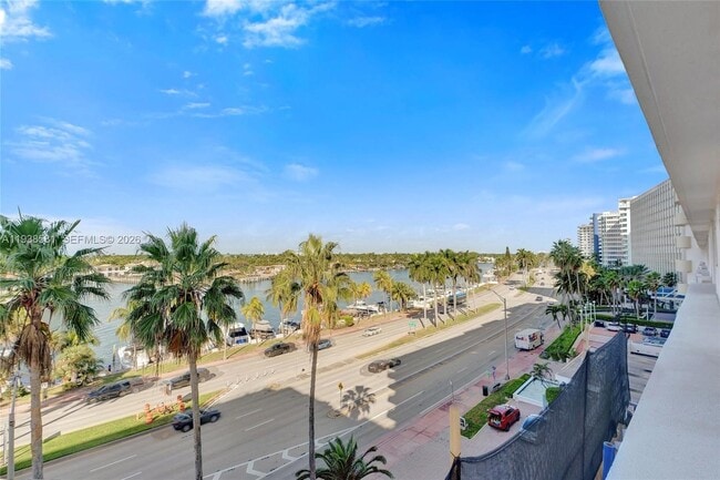 Building Photo - 5005 Collins Ave