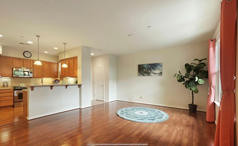 Building Photo - 223 S Veracruz Pl