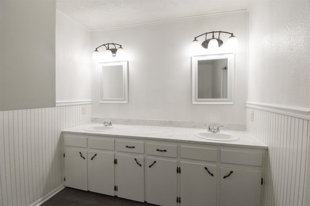 Building Photo - 301 S 3rd St