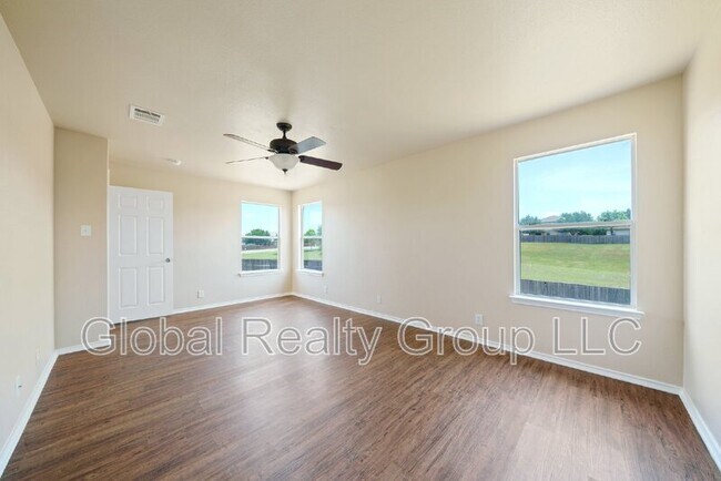 Building Photo - 109 Starling Creek