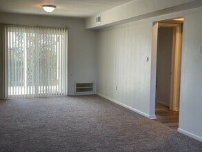 Building Photo - 6491 Carefree Ln