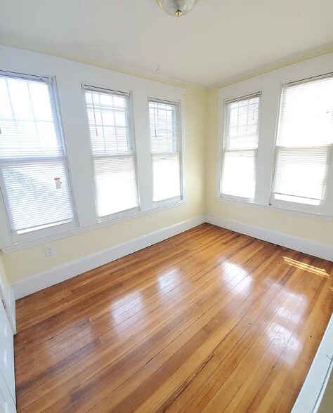 Building Photo - 65 Olcott St