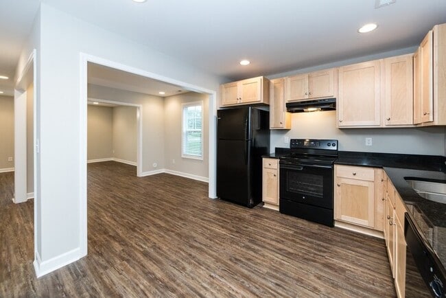 Building Photo - Beautiful 3BD/2.5BA Duplex Home!