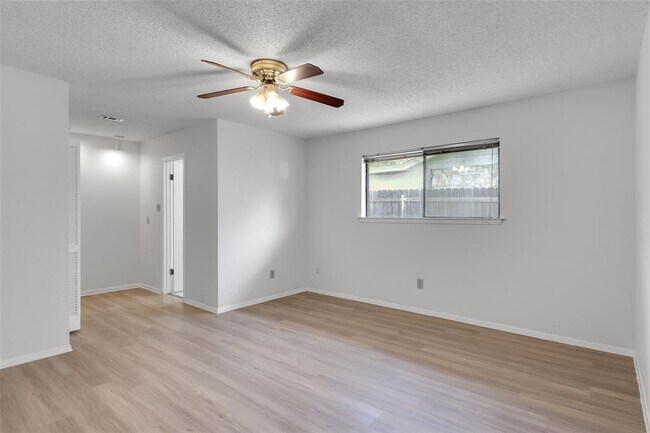Building Photo - 11407 Barrington Way