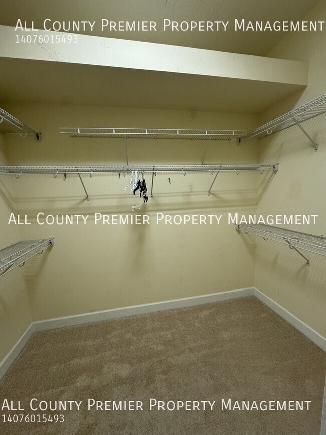 Building Photo - 203 Spalding Way