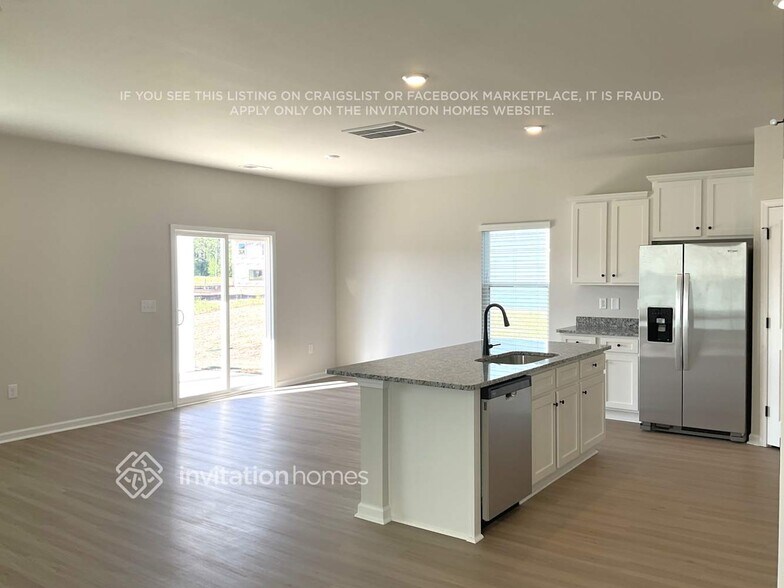 Building Photo - 3347 Fox Hall Dr