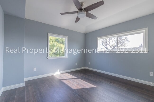 Building Photo - Dont miss out this 4 Bed 2 bath