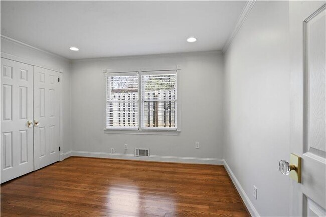 Building Photo - 105 Spruell Springs Rd