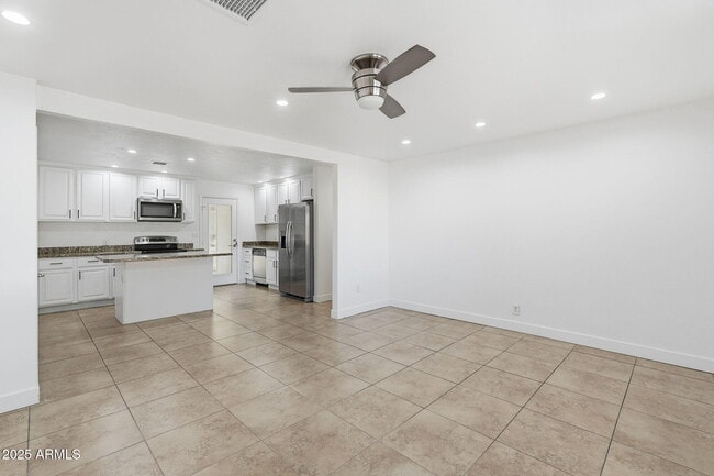 Building Photo - 7921 E Willetta St