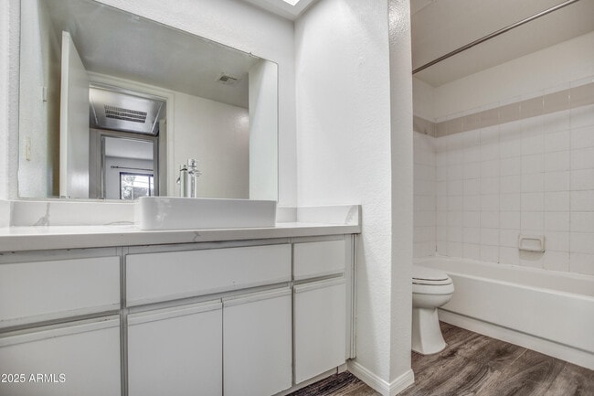 Building Photo - 4850 E Desert Cove Ave