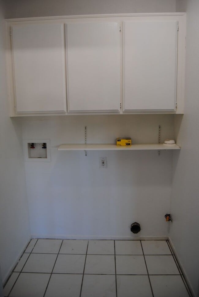 Building Photo - 5603 Summer Solstice Dr