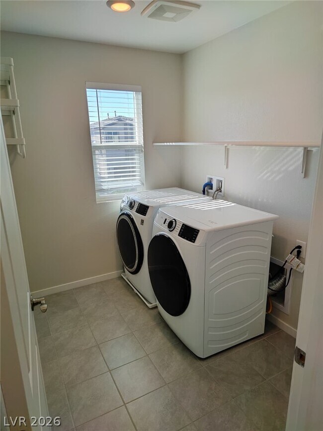 Building Photo - 6614 Palmer Crst St