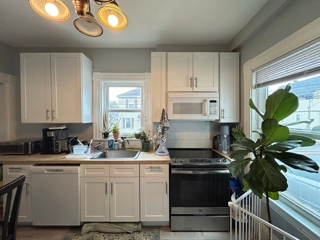 Building Photo - 70 Francis St