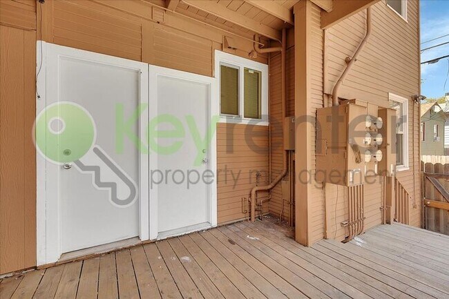 Building Photo - 1517 23rd St