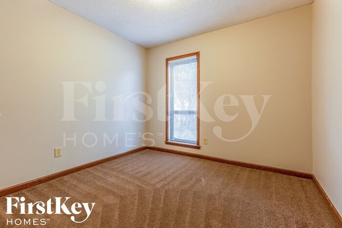 Building Photo - 5982 Rosewind Cir W