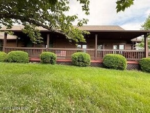 Building Photo - 207 Lake Shore Dr