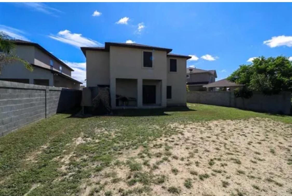 Building Photo - 9916 Natalia Dr