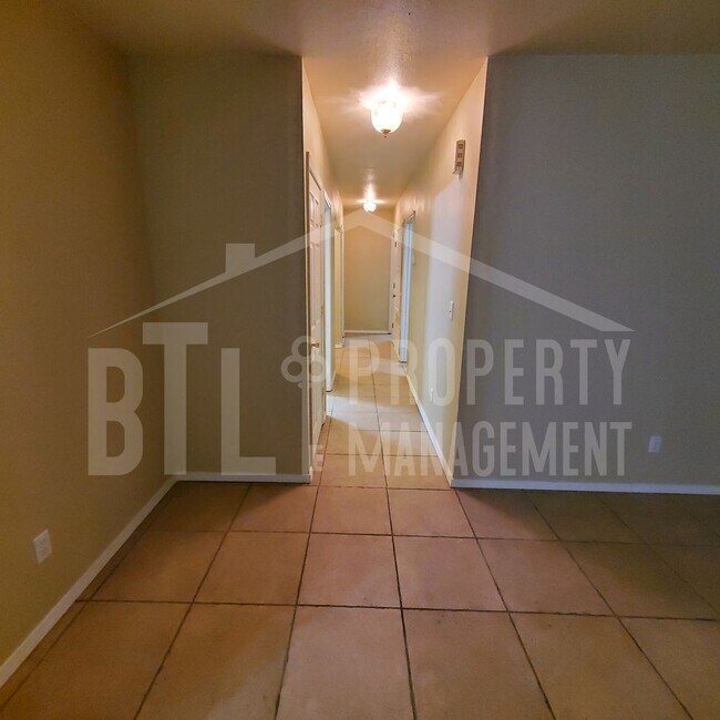 Building Photo - 243/244 Fritts Way