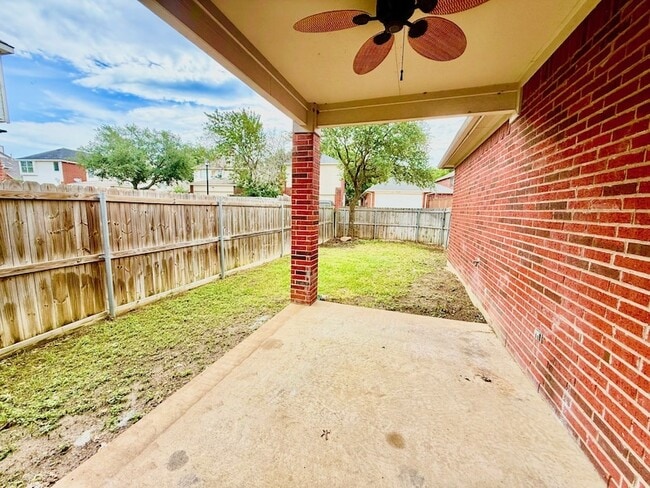 Building Photo - 3900 Braxton Ln