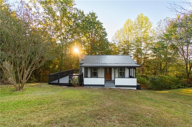 Building Photo - 250 Nottingham Wy