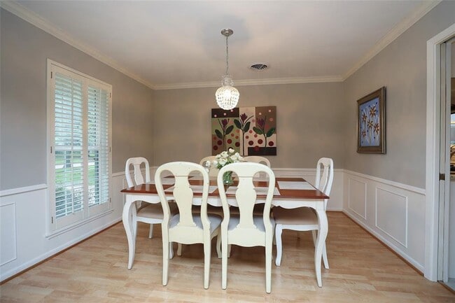 Building Photo - 5822 Cheena Dr