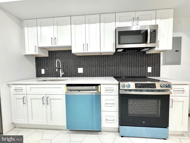 Building Photo - 781 S 3rd St