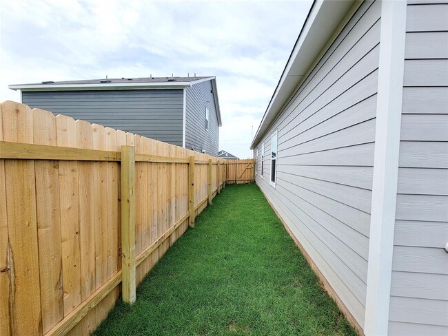 Building Photo - 1111 Cattail Ln