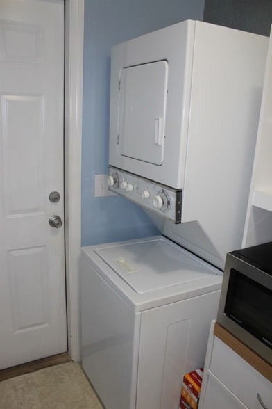 Building Photo - 5005 Medieval Dr