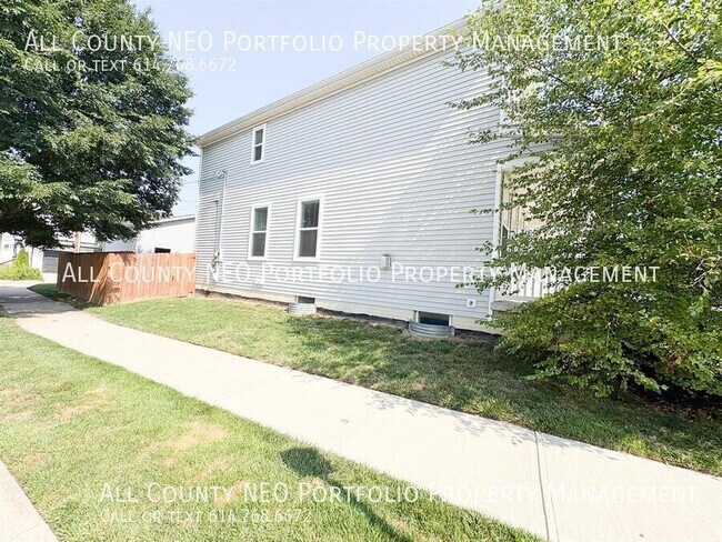 Building Photo - 1383 N Grant Ave