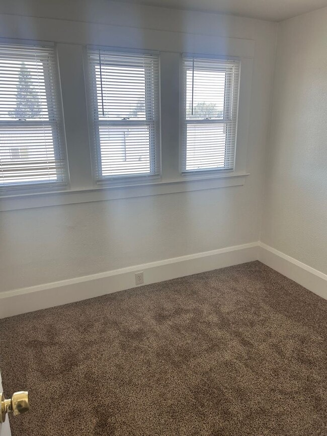 Building Photo - Charming 4 Bedroom/2 Bath Home in Modesto Ca
