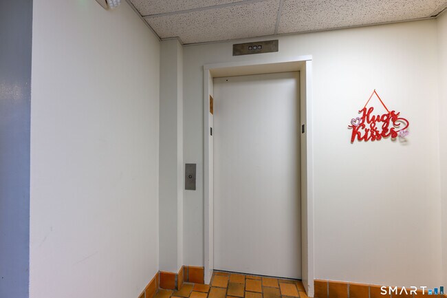 Building Photo - 319 New Britain Rd