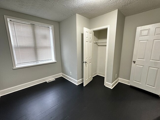 Building Photo - 4632 Hillside Rd SE