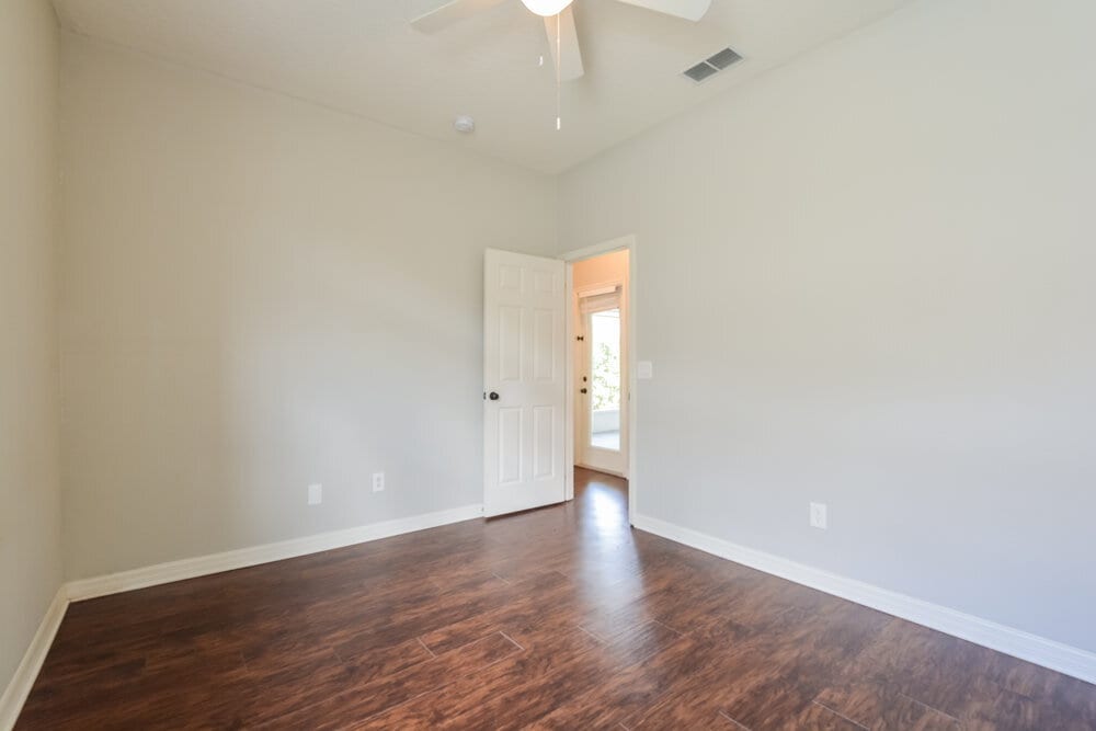 Building Photo - 13836 Old Dock Rd